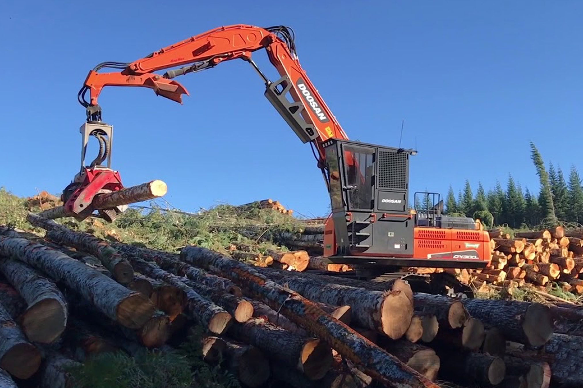 Doosan DX300 575X375 2 Min