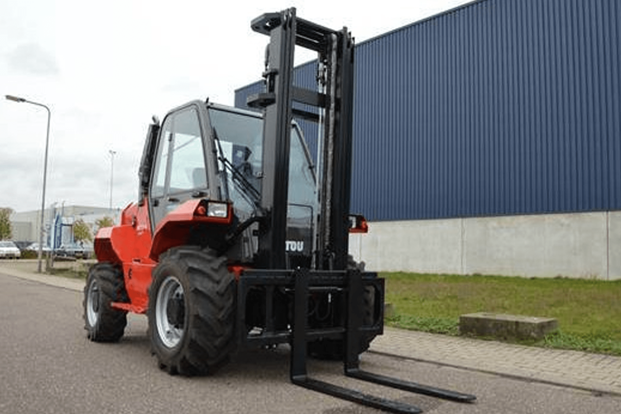 Manitou M 30 4 575X375 5 Min
