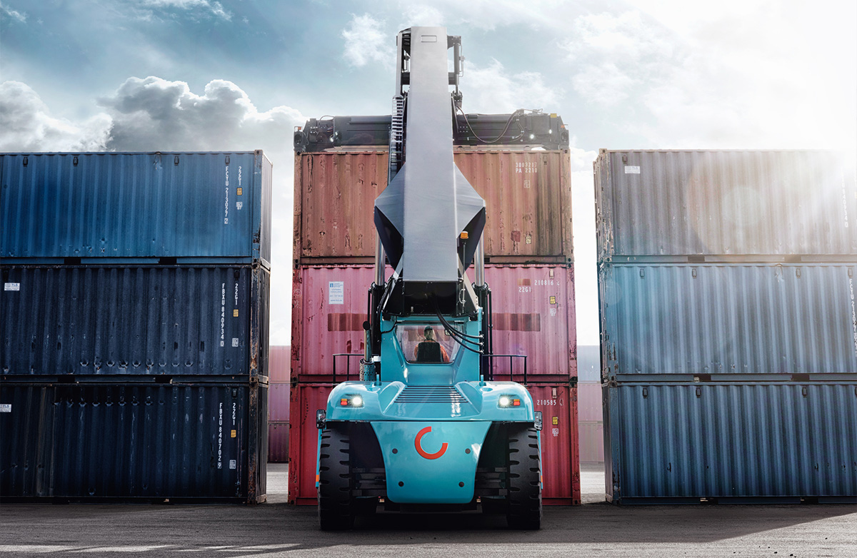 Reach Stacker 10 46 Tons 05 (1)