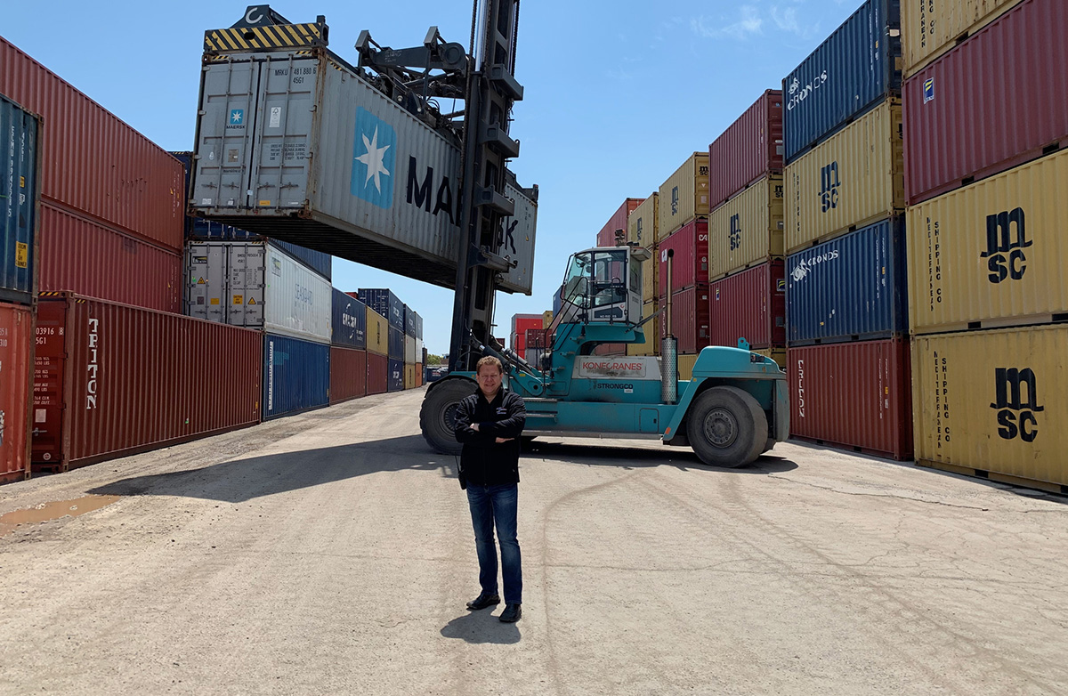 Empty Cmptainer Handler 26 52 Tons 02