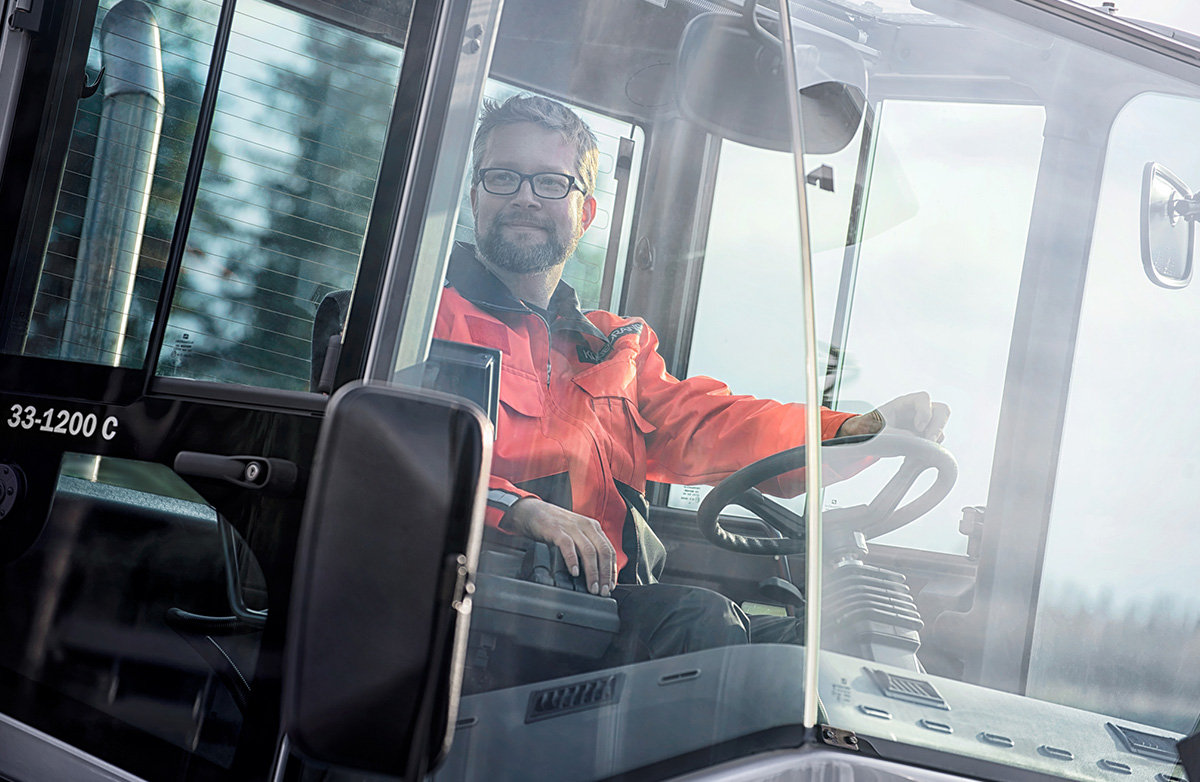 Lift Truck 10 65 Tons 01