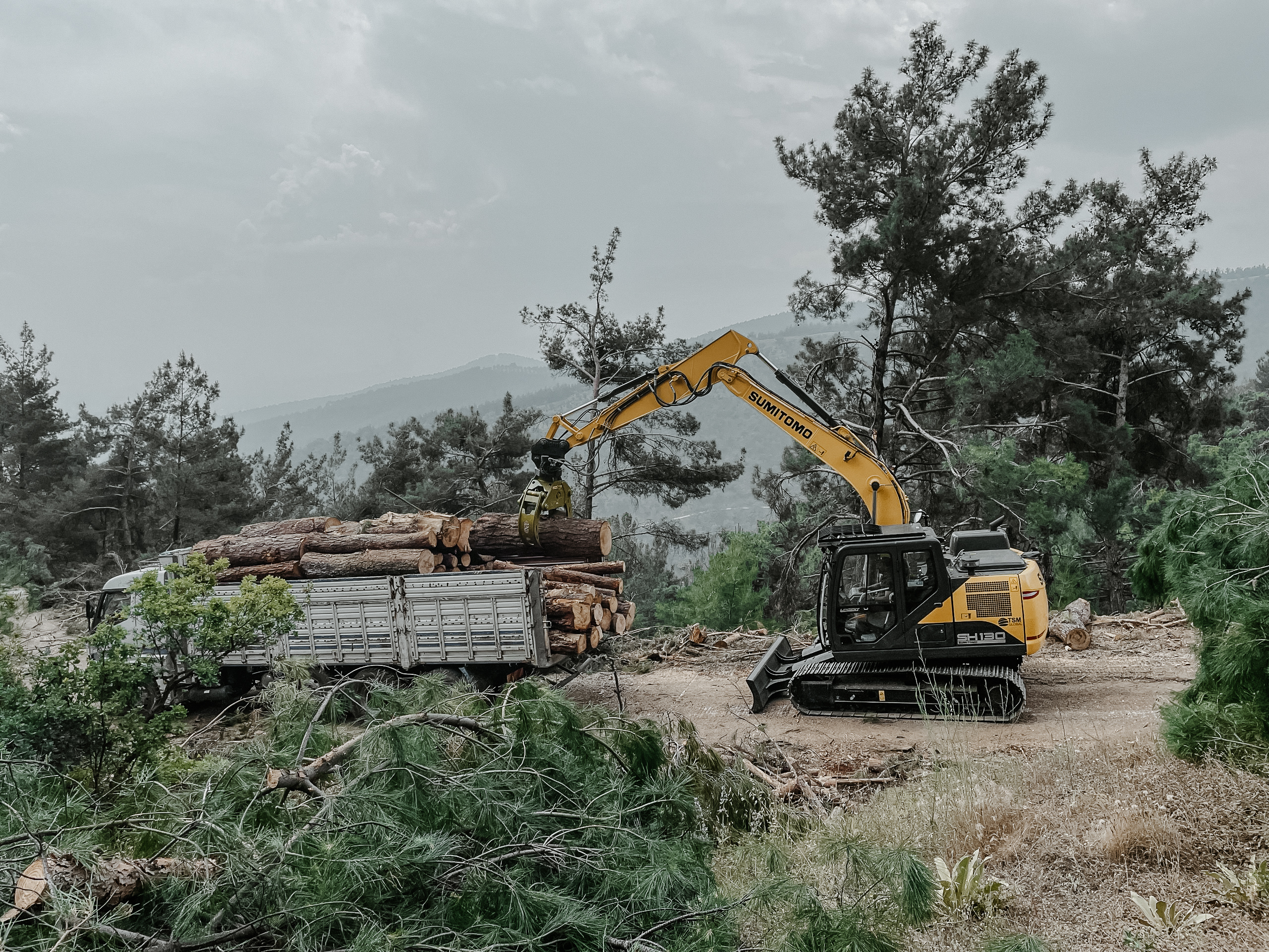 SH130DZ-6 AB Equipment