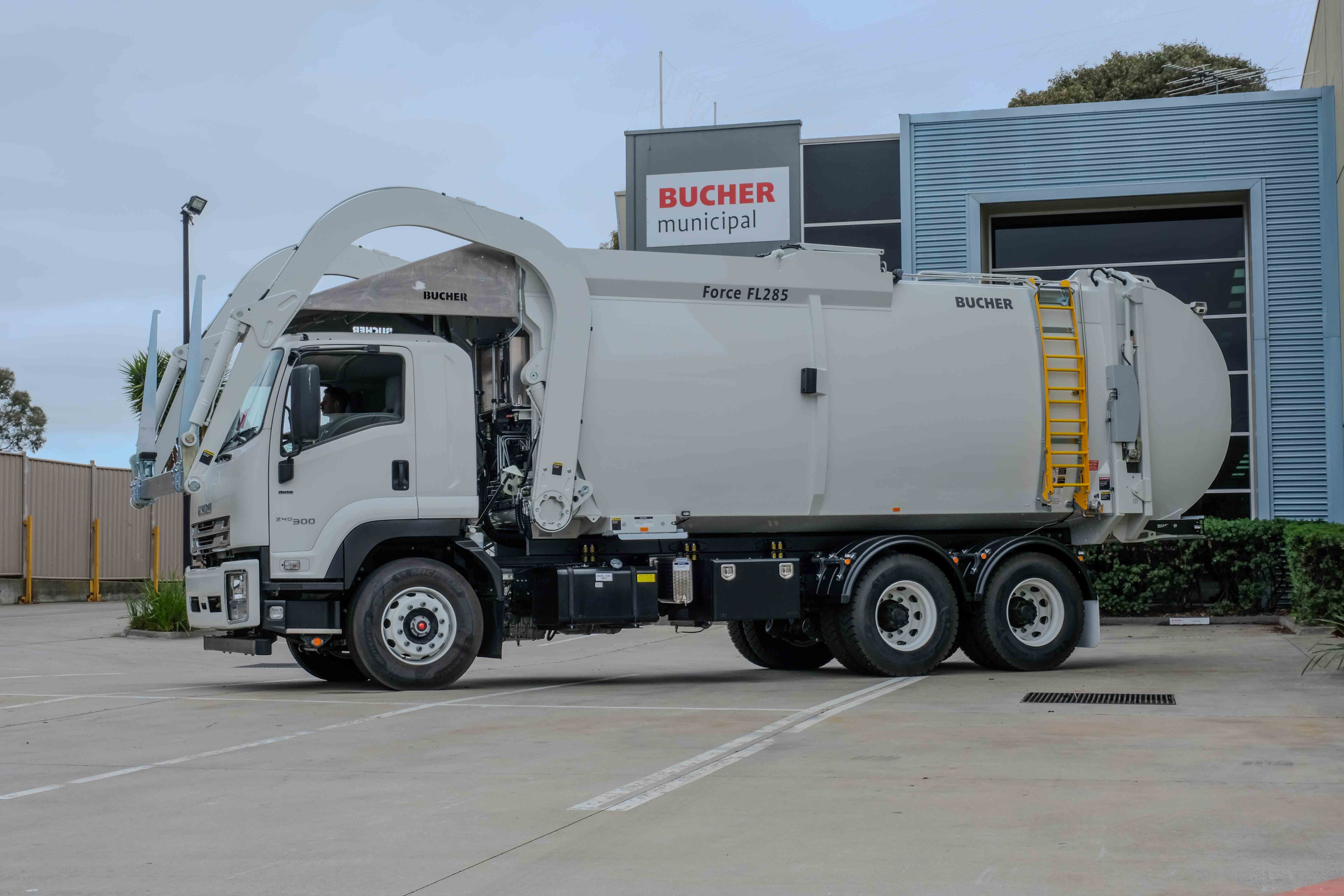 Isuzu FVY 240 300 X Bucher Force 285 19Lores